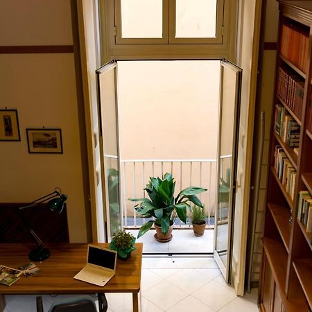 Charming Apartment Napoli Exterior foto