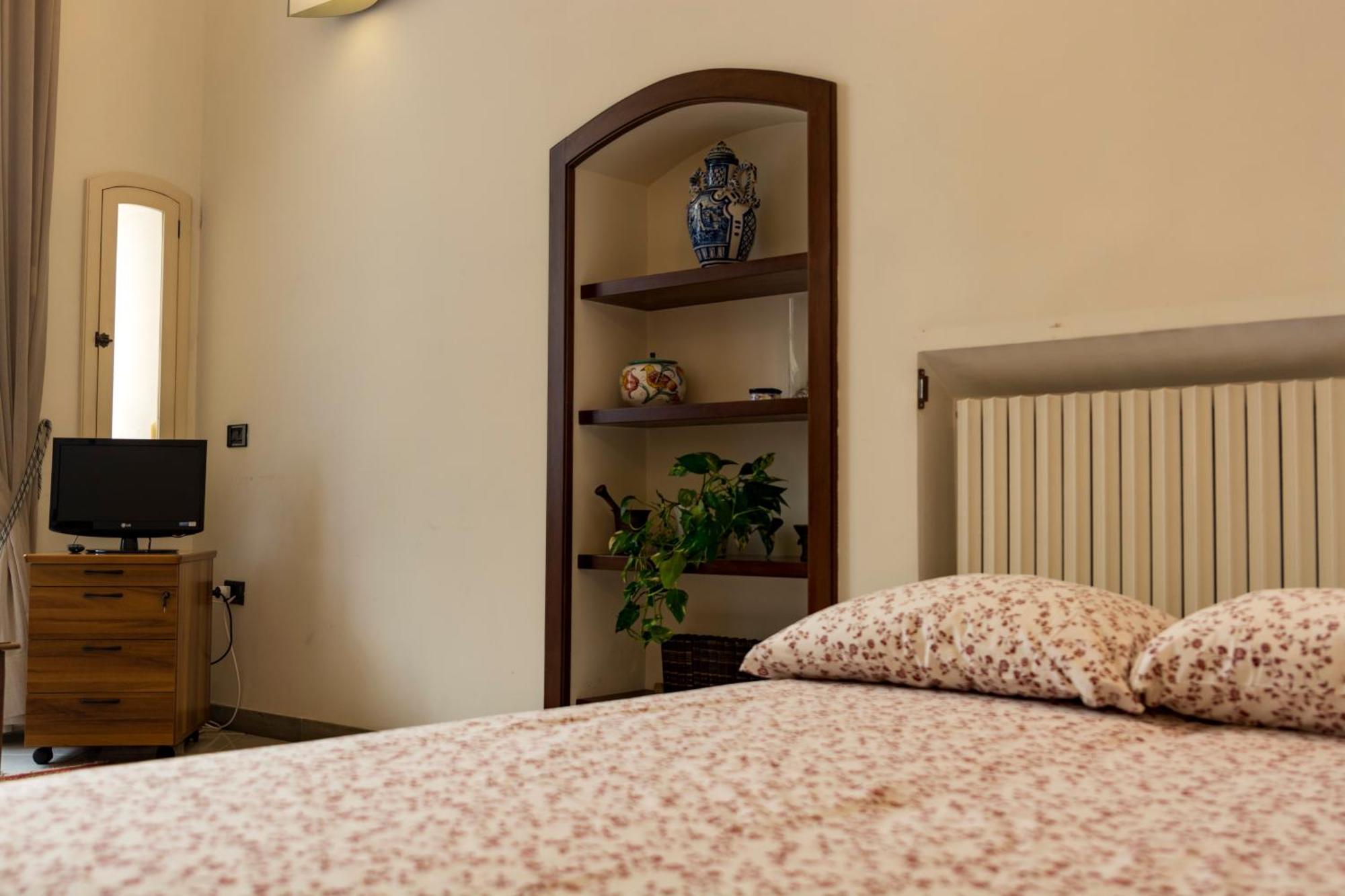Charming Apartment Napoli Exterior foto