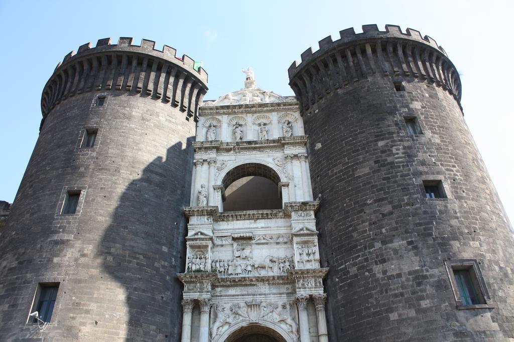 Charming Apartment Napoli Exterior foto