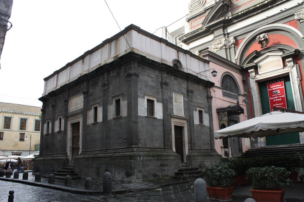 Charming Apartment Napoli Exterior foto